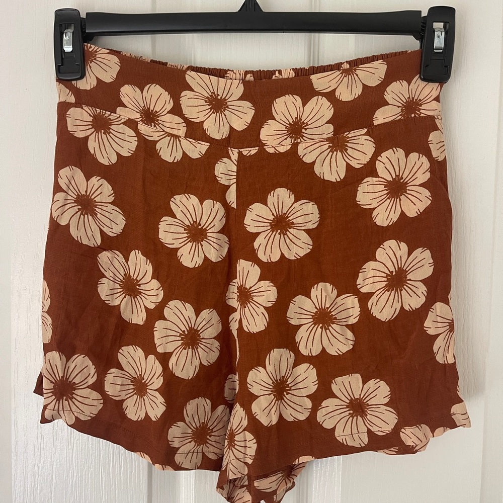 NWOT XS Waiwaolani Nohu shorts